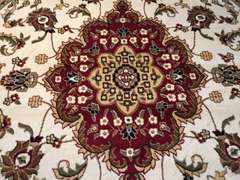CLASSIC DESIGN RUG 8 ROUND