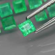 Outstanding 4.76ct real Colombian Emerald set