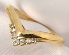 Useful Diamond V Ring