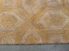 CARVED MODERN WOOL RUG 5x8