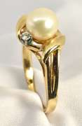 Feminine Pearl Ring