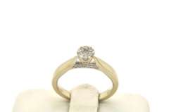 Dazzling 14kt Diamond Ring