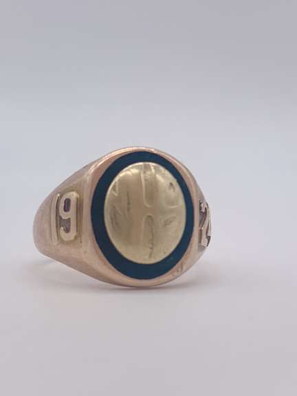 10kt Solid Gold Class Ring