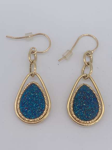 14kt Solid Yellow Gold Dangle Earrings