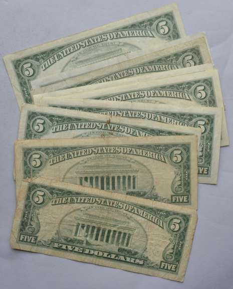 9 Red Seal $ 5 US Notes