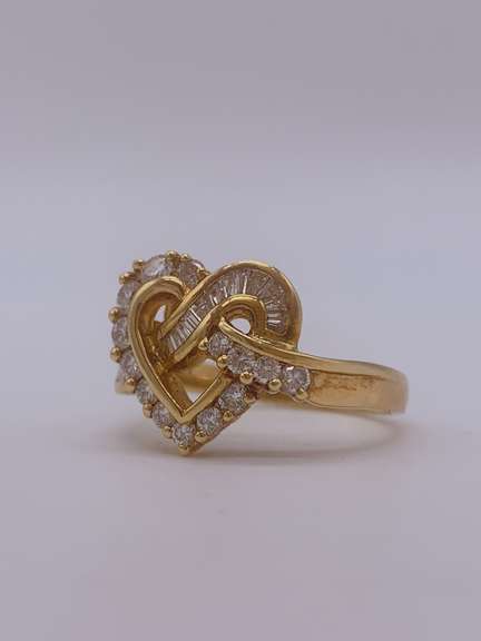 Stunning 18kt Gold Diamond Heart Cocktail Ring