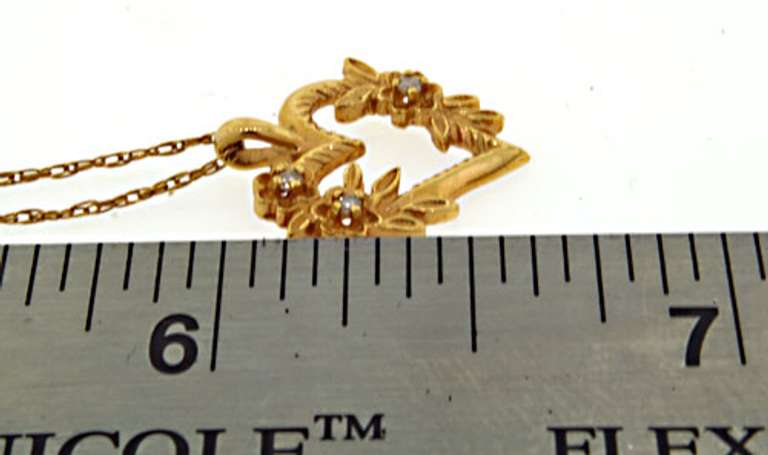 Feminine 14kt Diamond Heart Pendant Necklace