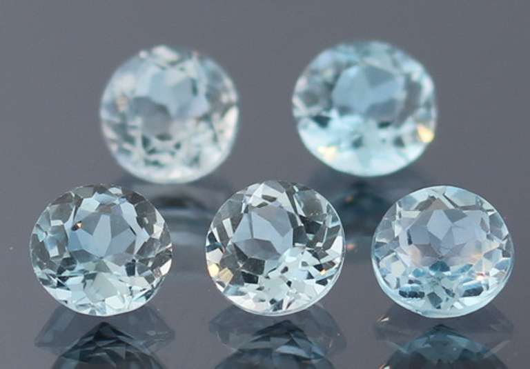 5 piece 5.03ct glittering sky blue Topaz set