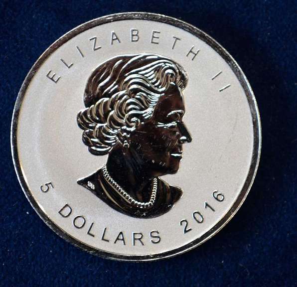 2016 Reverse Proof Bear  Privy Mark 5 Dollar Canada 1 OZ Silver Coin