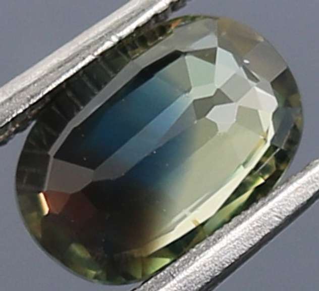 Heated only! .86ct party color Australian Sapphire