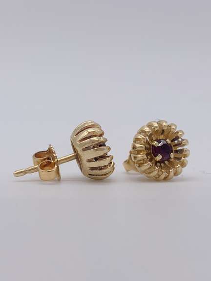 14kt Solid Yellow Gold Stud Earrings