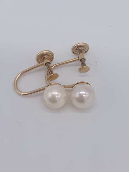 14kt Solid Yellow Gold Stud Earrings