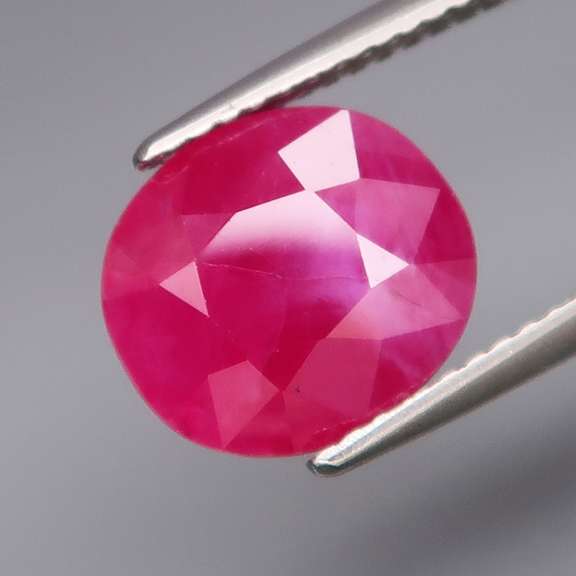 Heated only! 4.81ct violet red Winza Ruby