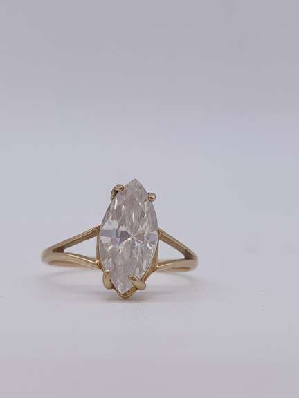 10kt Gold & CZ Solitaire Ring
