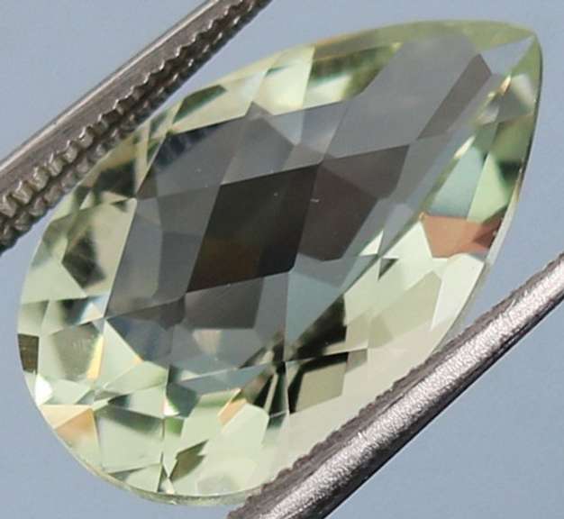 Brilliant 4.76ct platinum green Amethyst