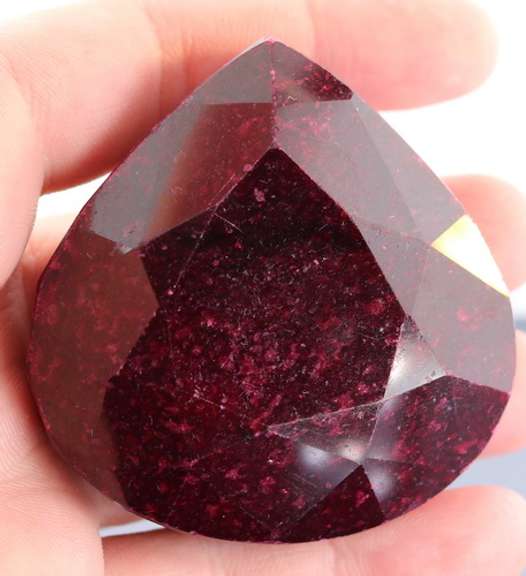 Impressive 732ct rich violet red Ruby