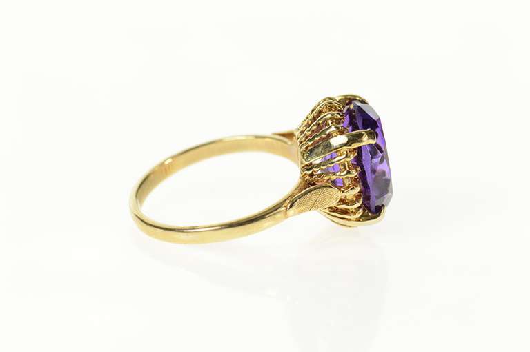 10K Yellow Gold Ornate Retro Oval Amethyst Solitaire Cocktail Ring