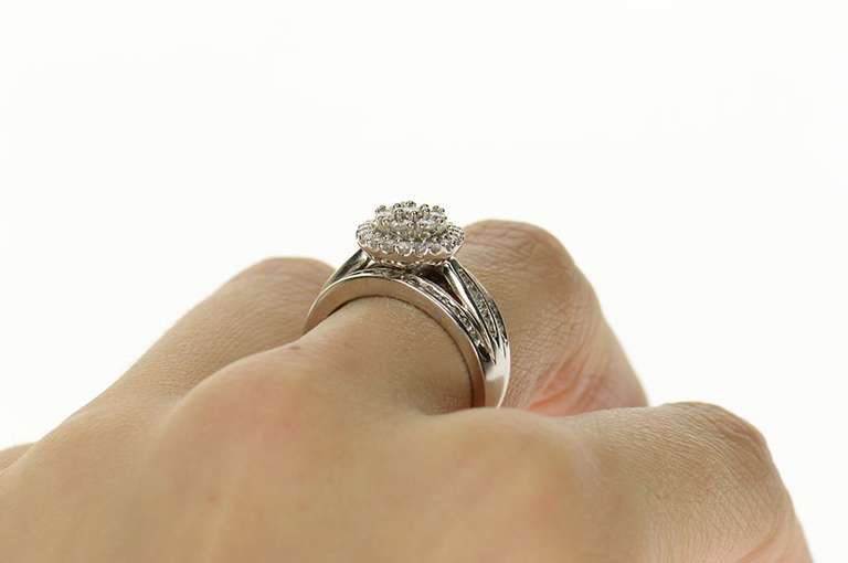 10K White Gold 0.99 Ctw Diamond Halo Classic Engagement Ring