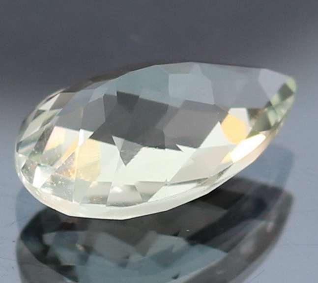 Brilliant 4.76ct platinum green Amethyst
