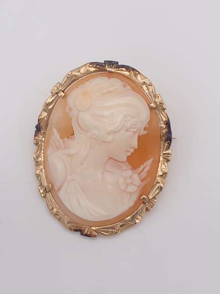 Vintage 10kt Gold Cameo Pin