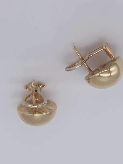 14kt Solid Yellow Gold Stud Earrings