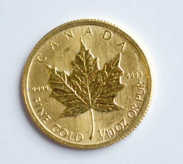 2009 1/10th ozt Gold Maple Leaf