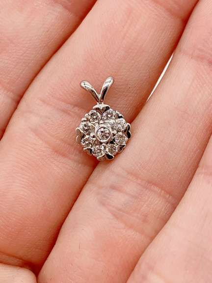14kt White Gold Diamond Pendant