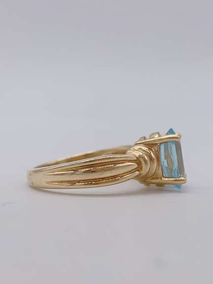 14kt Gold Blue Topaz Cocktail Ring