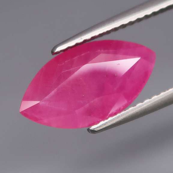 Marquise cut! 3.30ct heated only Mozambique Ruby