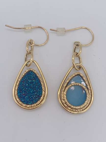 14kt Solid Yellow Gold Dangle Earrings