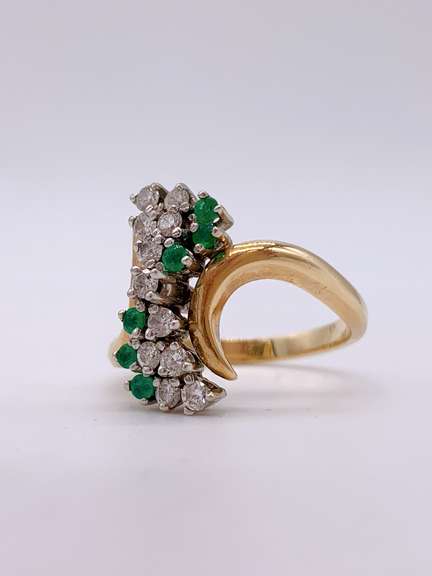 14kt Gold, Emerald, & Diamond Ring