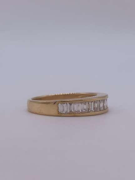 14kt Gold & Diamond Wedding Band- Size 7