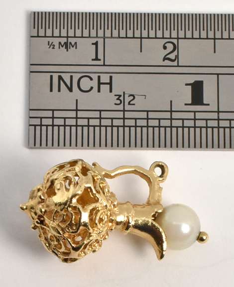Neat 14k YG Caraffe Charm with Pearl