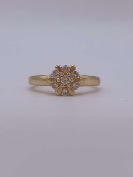 Beautiful 14kt Gold & Diamond Ring