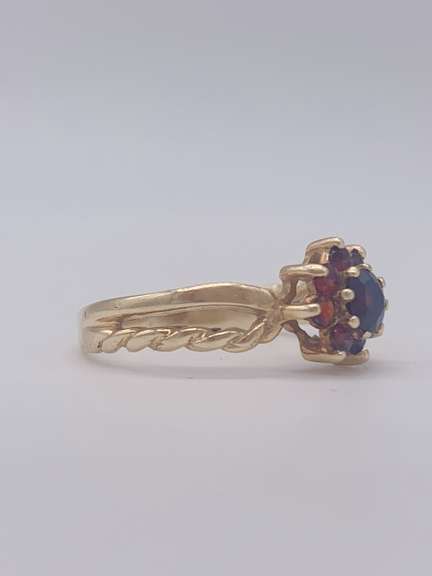 14kt Gold Garnet Flower Cocktail Ring