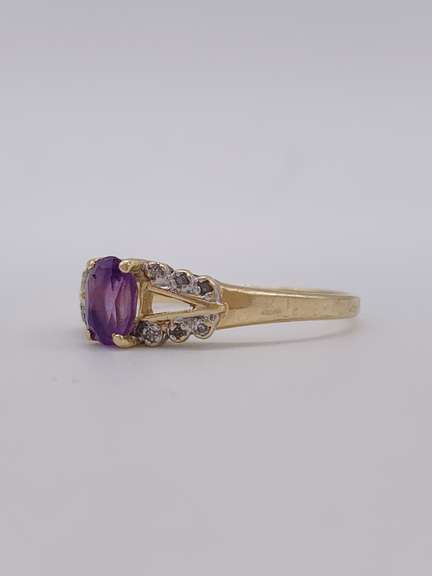 10kt Gold , Amethyst, & Diamond Ring