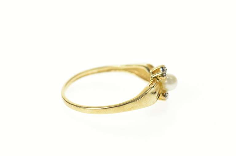 10K Yellow Gold Simple Pearl Two Tone Accent Curved Ring