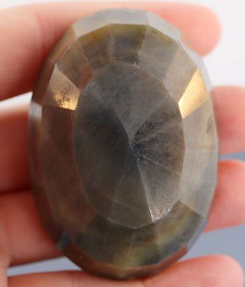 UNTREATED! Gigantic 744ct gray toned Sapphire