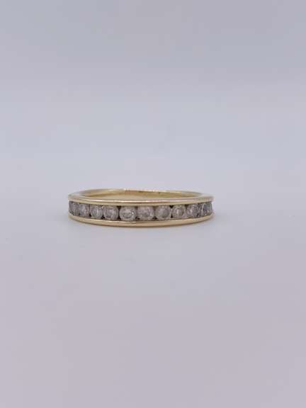14kt Gold Diamond Wedding Band Ring- Size 7.25