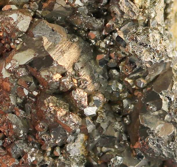 Large multi-crystal 1,290.5ct naturally entwined Pyrite