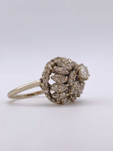 14kt Gold & Diamond Ring