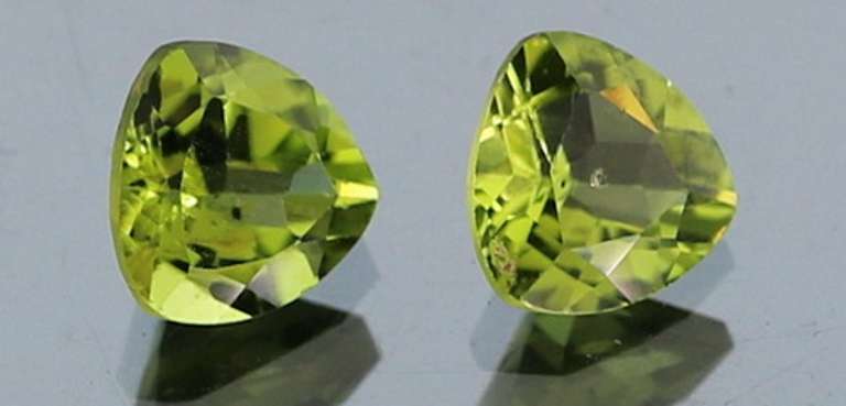 Fantastic 2.72ct matched Peridot set