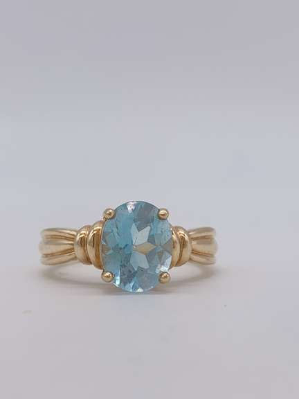 14kt Gold Blue Topaz Cocktail Ring