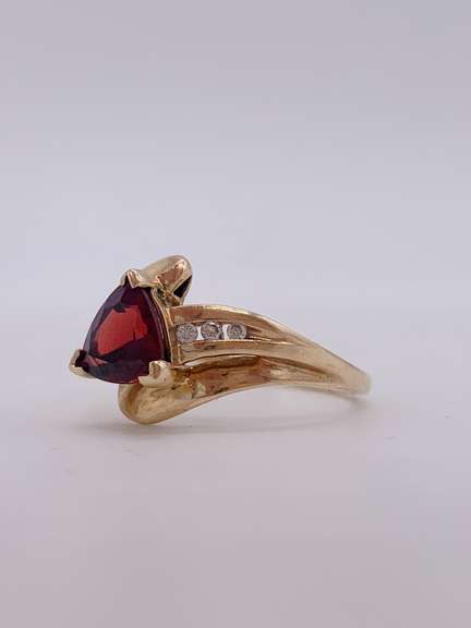10kt Gold, Garnet, & Diamond Cocktail Ring