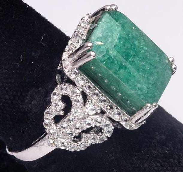 Fabulous 7.75CTS Natural Emerald & White Sapphire Ring in Sterling Silver