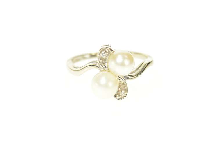 14K White Gold Classic 1940's Pearl Diamond Accent Bypass Ring