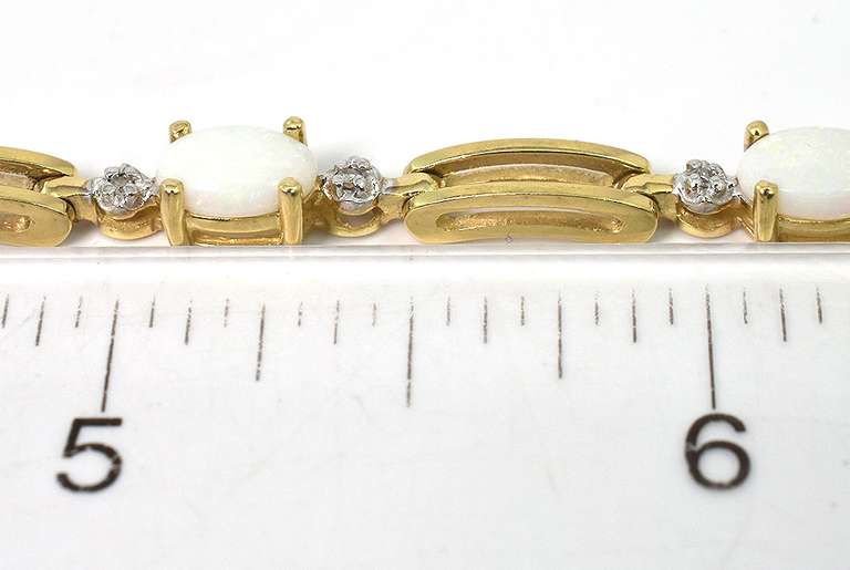 Youthful Opal Bracelet with Diamond Chips in Yellow Gold