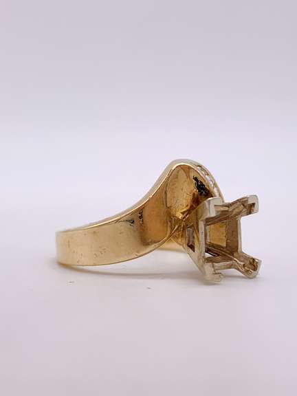 14kt Gold Semi Mount Diamond Ring