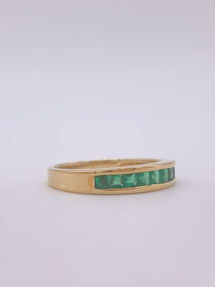 18kt Yellow Gold Emerald Band Ring