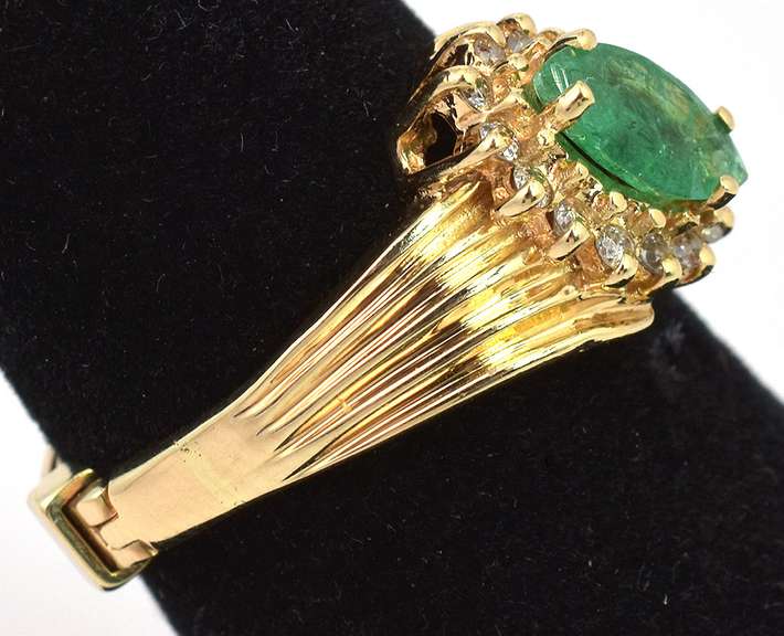 Classy Emerald & Diamond Ring in 14KT Yellow Gold